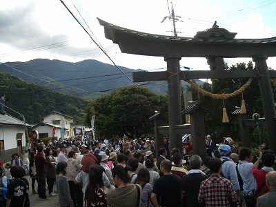 霧原大元神社の御柱祭